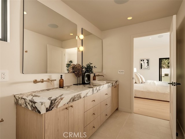 Detail Gallery Image 36 of 46 For 8960 Oak Park Ave, Northridge,  CA 91325 - 4 Beds | 3/1 Baths