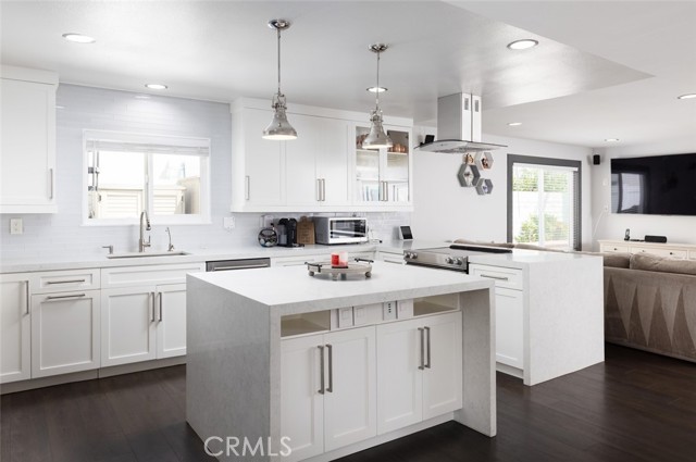 1055 N Mallard St., Orange CA: https://media.crmls.org/medias/5e74b122-5954-4ca8-8496-b8077df5716c.jpg