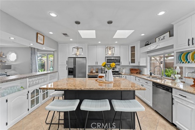 18516 Casandra Avenue, Cerritos CA: https://media.crmls.org/medias/5e74be1b-7ced-4edd-b613-a21efac4dc4e.jpg