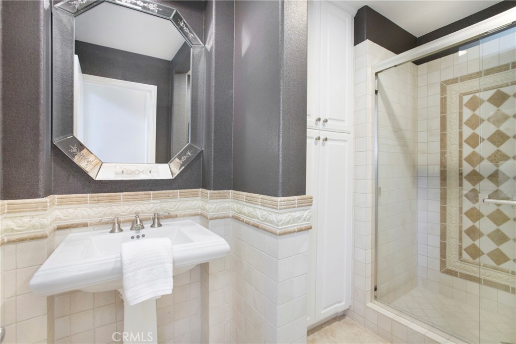 MLS #OC25270482 image #15