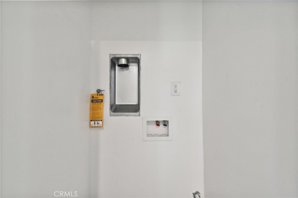 https://media.crmls.org/medias/5e755e6b-5e74-40aa-9258-c43018410876.jpg?preset=X-Large