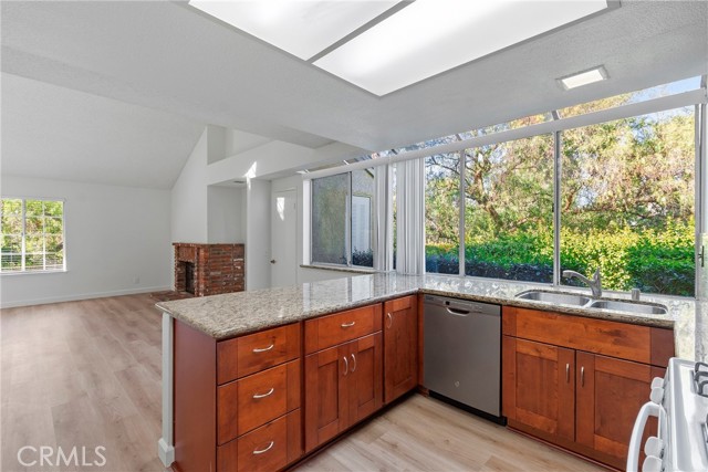 Detail Gallery Image 10 of 40 For 21141 Flametree, Lake Forest,  CA 92630 - 3 Beds | 2 Baths