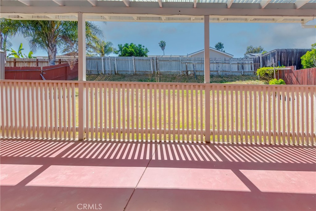 https://media.crmls.org/medias/5e761221-13cc-4d4f-9e08-a68185367f4b.jpg?preset=X-Large