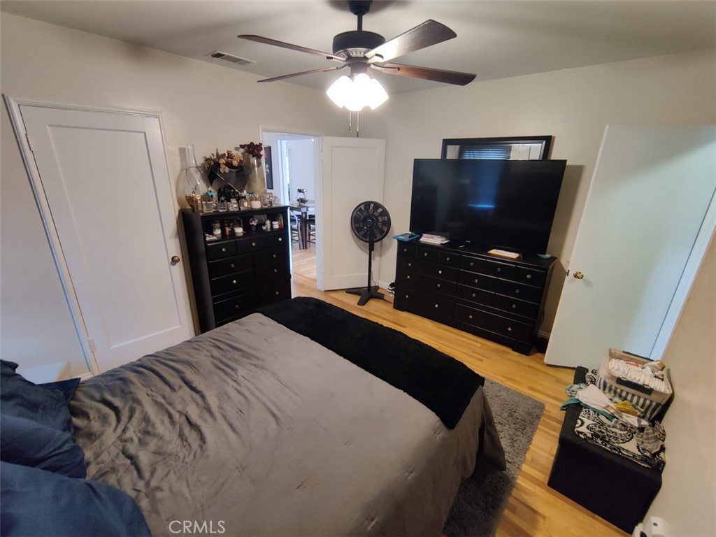 https://media.crmls.org/medias/5e761fd1-301e-4106-8142-0721eaff3b5d.jpg?preset=X-Large