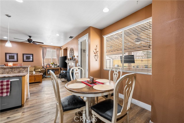 Detail Gallery Image 11 of 50 For 5522 Lighthouse Ln, Palmdale,  CA 93552 - 6 Beds | 3 Baths