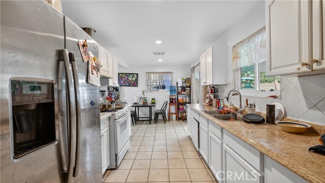 Detail Gallery Image 13 of 45 For 2926 W La Verne, Santa Ana,  CA 92704 - 3 Beds | 2 Baths