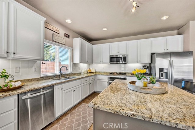Detail Gallery Image 16 of 49 For 4100 Waterville Ct, Palmdale,  CA 93551 - 6 Beds | 3 Baths