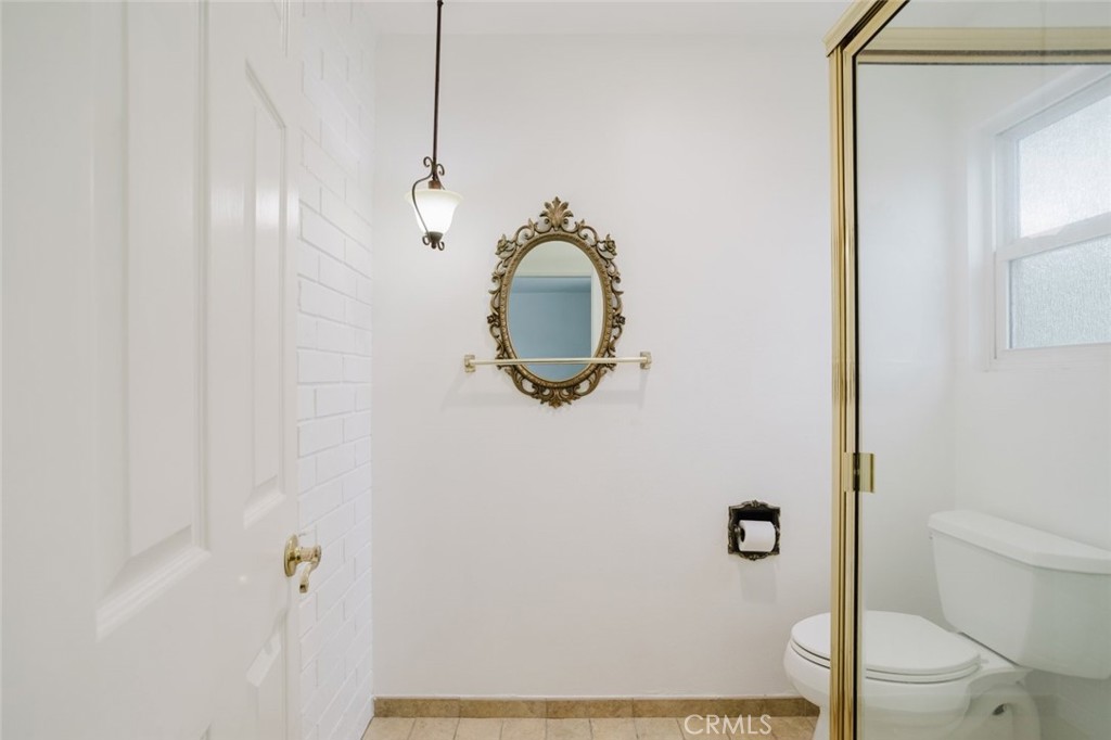 https://media.crmls.org/medias/5e789bae-3197-4d20-a89b-c49e2fe745a2.jpg?preset=X-Large