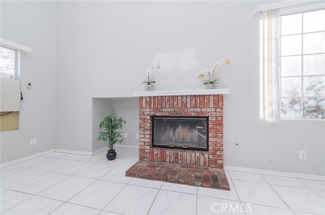 Detail Gallery Image 4 of 29 For 1955 Sierra Espadan, Perris,  CA 92571 - 3 Beds | 2/1 Baths