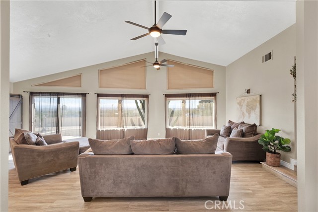 Detail Gallery Image 17 of 67 For 14585 Apple Valley Rd, Apple Valley,  CA 92307 - 3 Beds | 2 Baths
