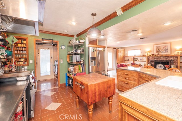 Detail Gallery Image 4 of 32 For 641 Ridgefield Dr, Claremont,  CA 91711 - 4 Beds | 3 Baths