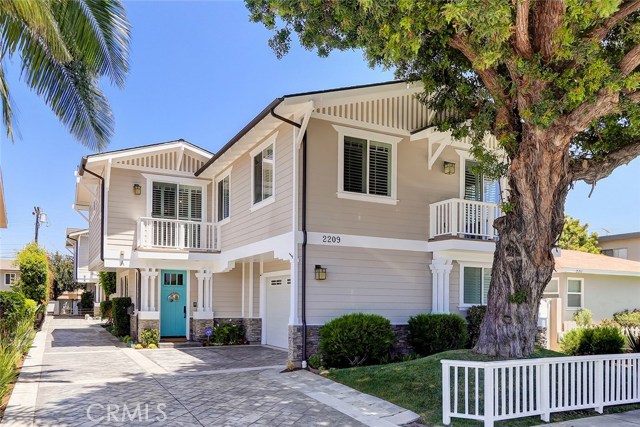 2209 Nelson Avenue, Redondo Beach, California 90278, 4 Bedrooms Bedrooms, ,2 BathroomsBathrooms,For Sale,Nelson,SB20100855