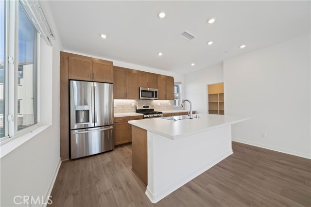 Detail Gallery Image 4 of 24 For 2590 Sprout Ln, Corona,  CA 92883 - 3 Beds | 2/1 Baths