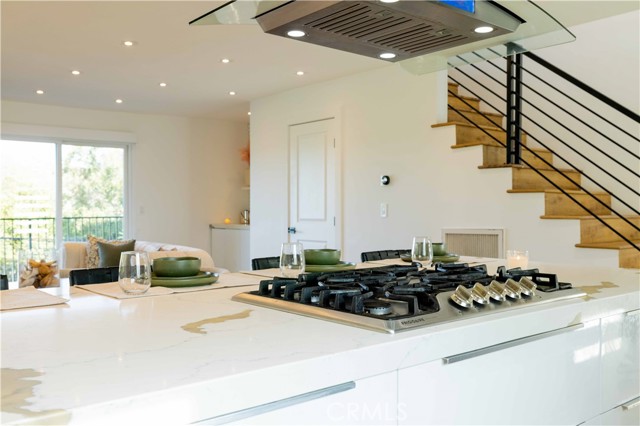 Detail Gallery Image 14 of 50 For 4300 Camello Rd, Woodland Hills,  CA 91364 - 4 Beds | 2/1 Baths