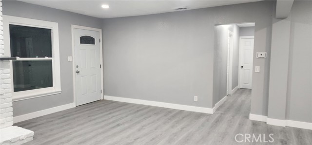 21483 US Highway 18, Apple Valley CA: https://media.crmls.org/medias/5e7b61c6-a884-4f1c-ae6f-eb6331bf6fb6.jpg