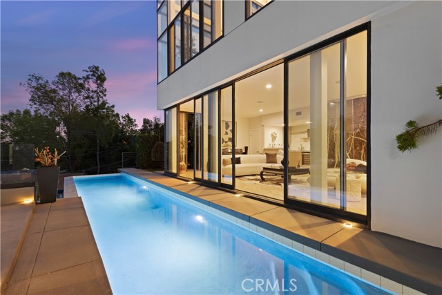 Detail Gallery Image 3 of 37 For 2746 Rinconia Dr, Los Angeles,  CA 90068 - 4 Beds | 3/1 Baths