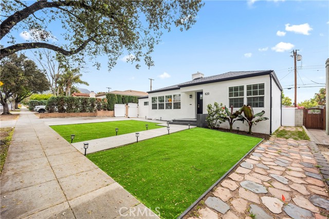 620 E Elmwood Avenue, Burbank CA: https://media.crmls.org/medias/5e7d325b-af0c-4503-af2f-4e1771901658.jpg