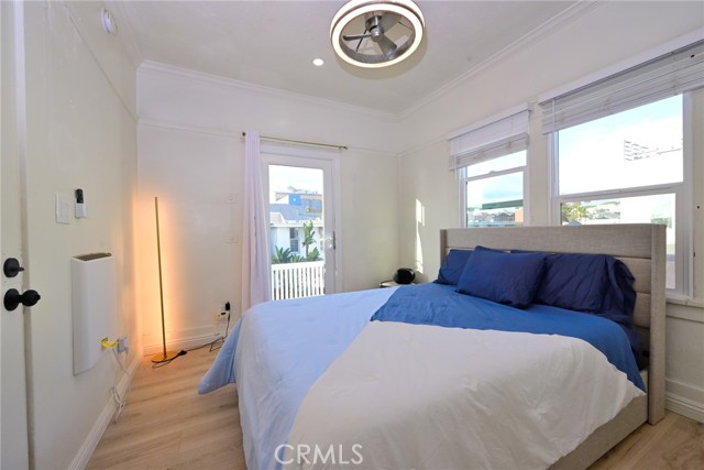 44 48 Navy Street, Venice CA: https://media.crmls.org/medias/5e7d5749-847c-4b24-9721-4a66af5a3e2c.jpg