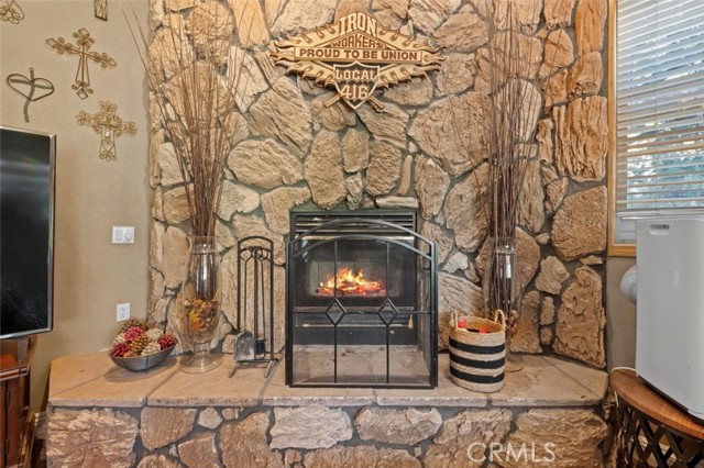 Detail Gallery Image 18 of 49 For 26690 Timberline Dr, Wrightwood,  CA 92397 - 4 Beds | 2/1 Baths