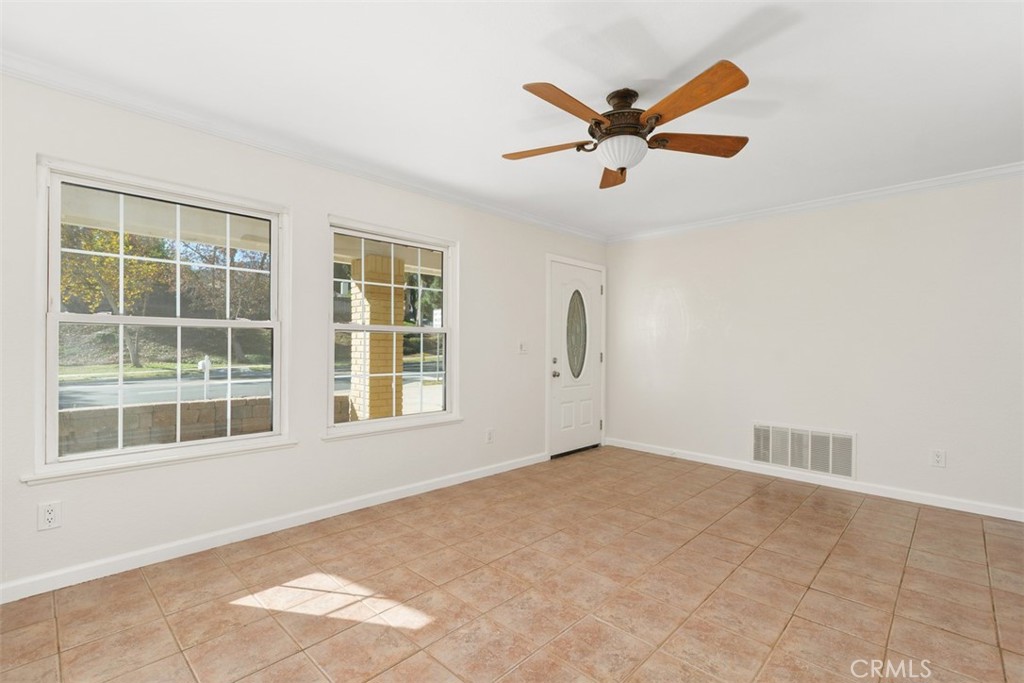 MLS #OC25274067 image #8