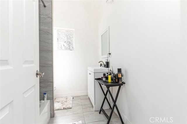 Detail Gallery Image 30 of 41 For 7700 Goodland Ave, North Hollywood,  CA 91605 - 4 Beds | 2 Baths