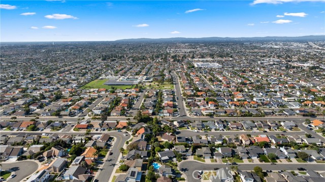 20571 Reef Lane, Huntington Beach CA: https://media.crmls.org/medias/5e7e8a95-d94c-4c08-a452-239a03f4ffe1.jpg