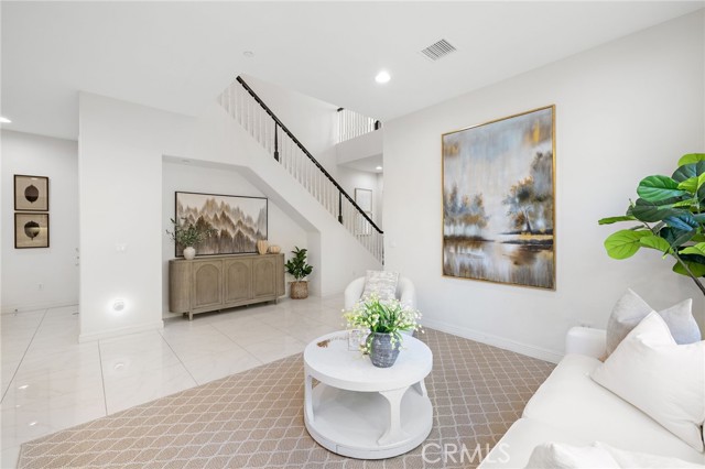 37 Castellana, Lake Forest CA: https://media.crmls.org/medias/5e7eca50-e83c-4463-a9c7-c3250e4eef7c.jpg