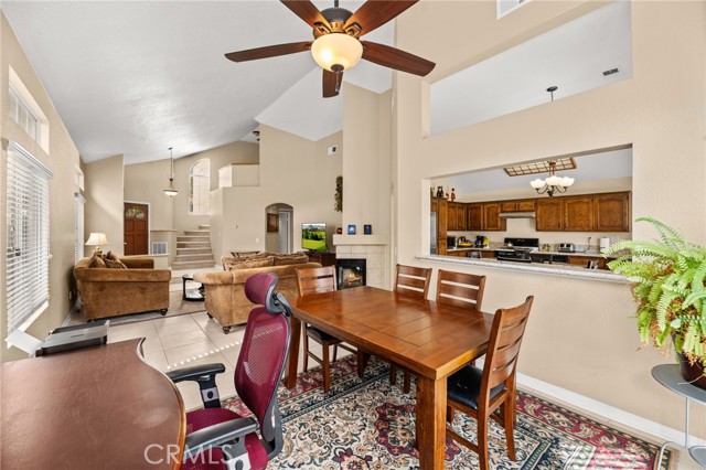 40723 Mountain Pride, Murrieta CA: https://media.crmls.org/medias/5e7ef7e9-e0ab-47dc-9186-ec0516f19713.jpg