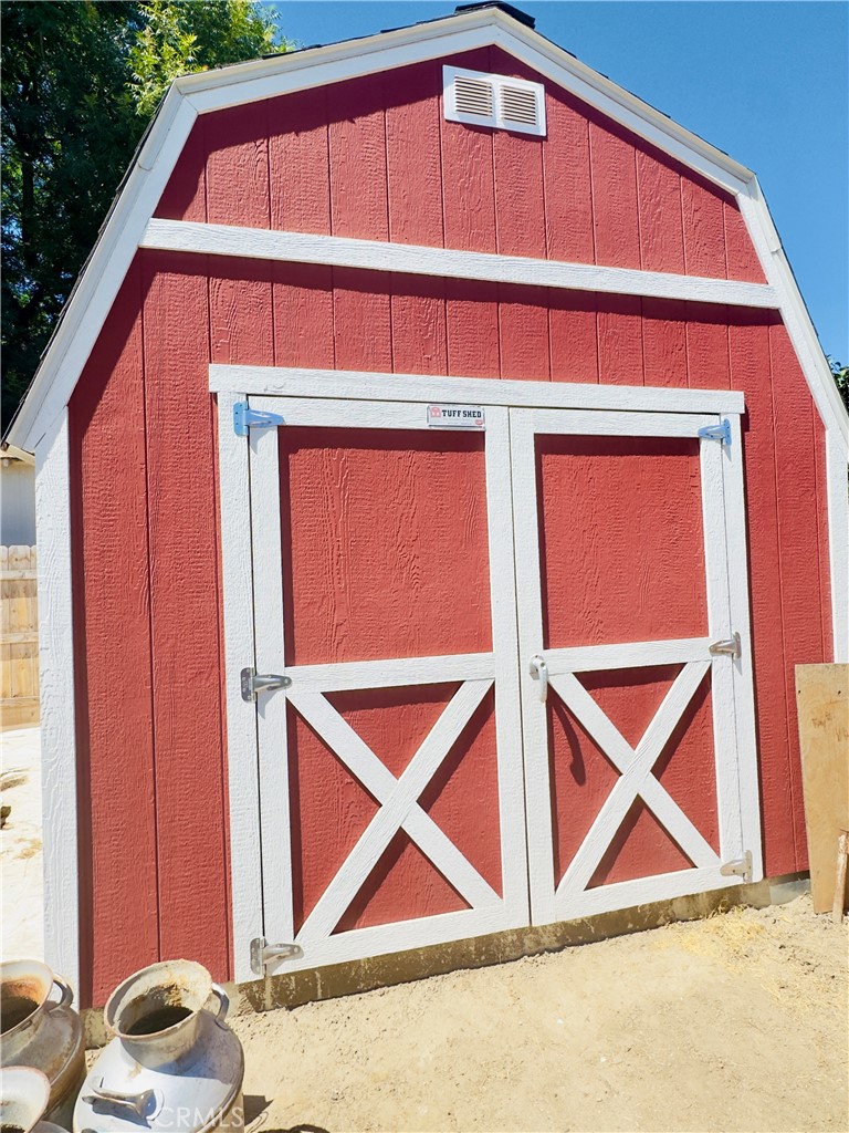 https://media.crmls.org/medias/5e806c05-4dac-4d81-9219-0a1da158785b.jpg?preset=X-Large