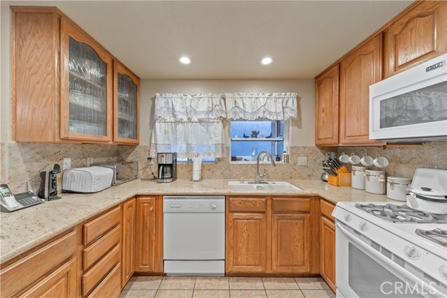 Detail Gallery Image 5 of 39 For 17406 Sandlake Ave, Carson,  CA 90746 - 3 Beds | 2/1 Baths