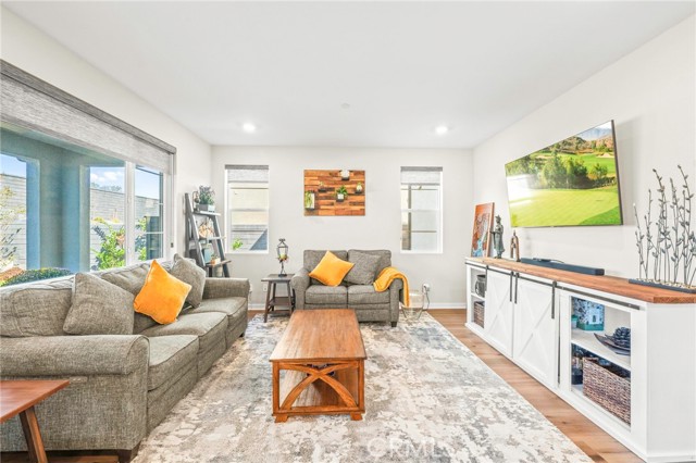 Detail Gallery Image 23 of 75 For 1281 Roots Way, Rancho Mission Viejo,  CA 92694 - 3 Beds | 2/1 Baths