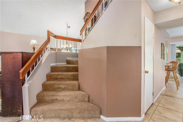 100 Waters Court, Redlands CA: https://media.crmls.org/medias/5e8232ff-3482-447b-a3f3-24aa5bc9d053.jpg
