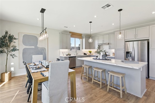 Detail Gallery Image 7 of 32 For 6737 Solera Dr, Palmdale,  CA 93552 - 5 Beds | 4 Baths