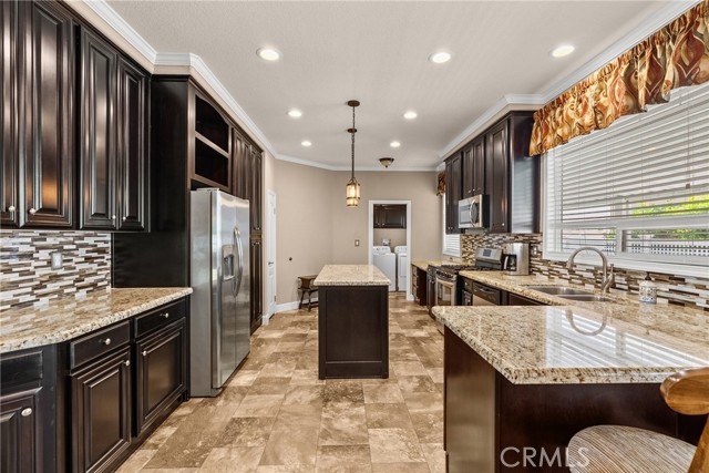 15455 Glenoaks, 481 photo 20