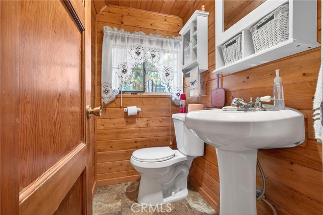 Detail Gallery Image 21 of 49 For 5806 Victorville, Wrightwood,  CA 92397 - 3 Beds | 1/1 Baths