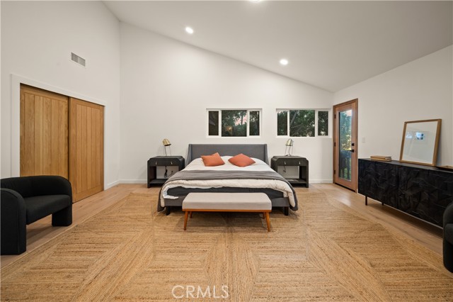 Detail Gallery Image 15 of 24 For 3947 Sumac Dr, Sherman Oaks,  CA 91403 - 4 Beds | 4/1 Baths