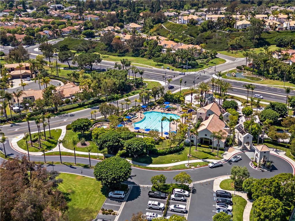 https://media.crmls.org/medias/5e826ed2-f79a-40ea-8b75-ba2b048edba3.jpg?preset=X-Large