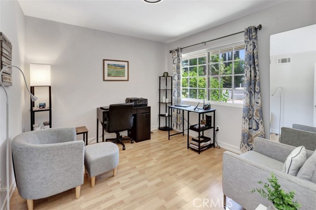 24017 Sylvan Street, Woodland Hills CA: https://media.crmls.org/medias/5e82c487-8c9e-428a-94eb-934a669a7461.jpg