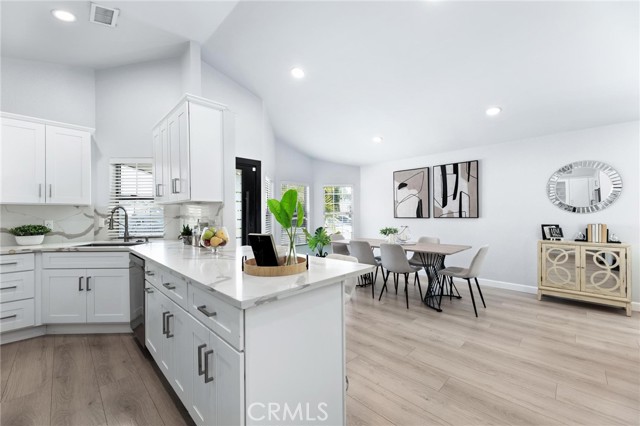Detail Gallery Image 17 of 60 For 11715 Garrick Ave, Sylmar,  CA 91342 - 3 Beds | 2 Baths
