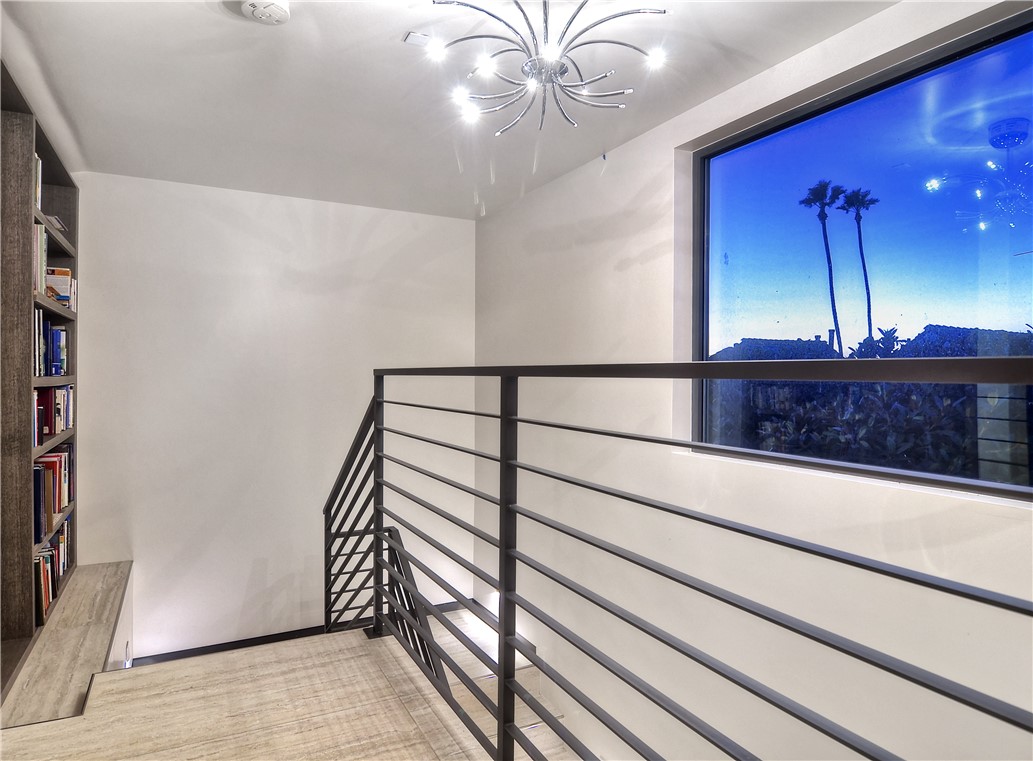 Detail Gallery Image 23 of 41 For 2314 Pacific Dr, Corona Del Mar,  CA 92625 - 2 Beds | 2/1 Baths