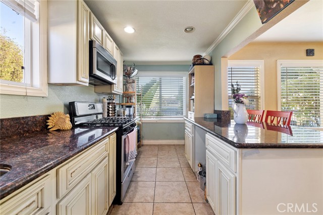 1337 W Gage Avenue, Los Angeles CA: https://media.crmls.org/medias/5e85b61d-f8b2-4a5a-8d75-f3130c3c651c.jpg