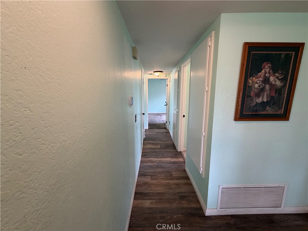 https://media.crmls.org/medias/5e860a6c-dda6-4bd8-8759-35ae5cb973ea.jpg?preset=X-Large