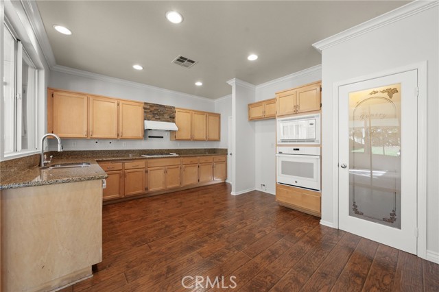 Detail Gallery Image 10 of 57 For 1276 Roberta Ct, Simi Valley,  CA 93065 - 4 Beds | 3 Baths