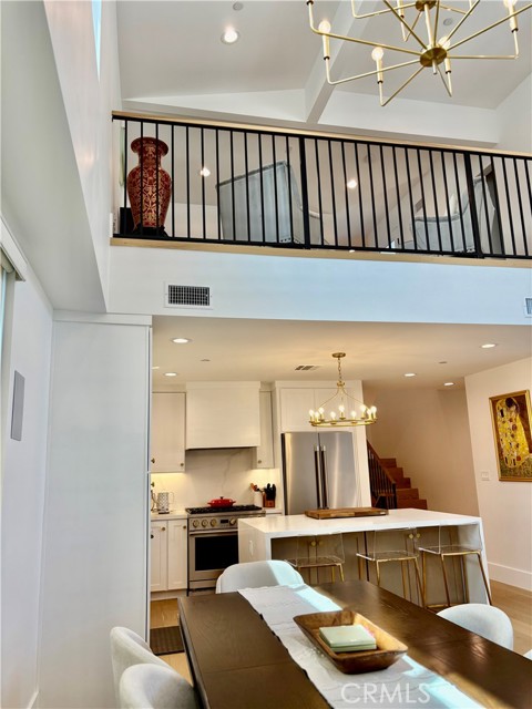 Detail Gallery Image 14 of 43 For 2621 Gates Ave #B,  Redondo Beach,  CA 90278 - 4 Beds | 3 Baths