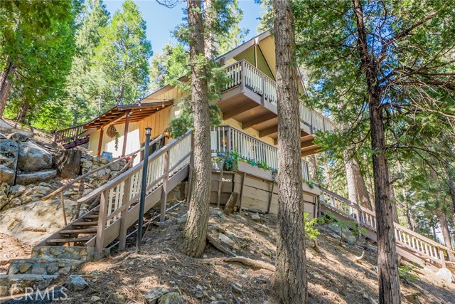 Image 3 for 875 Brentwood Dr, Lake Arrowhead, CA 92352