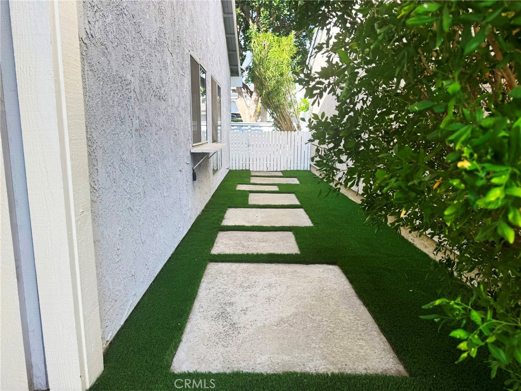 MLS #OC25246722 image #35