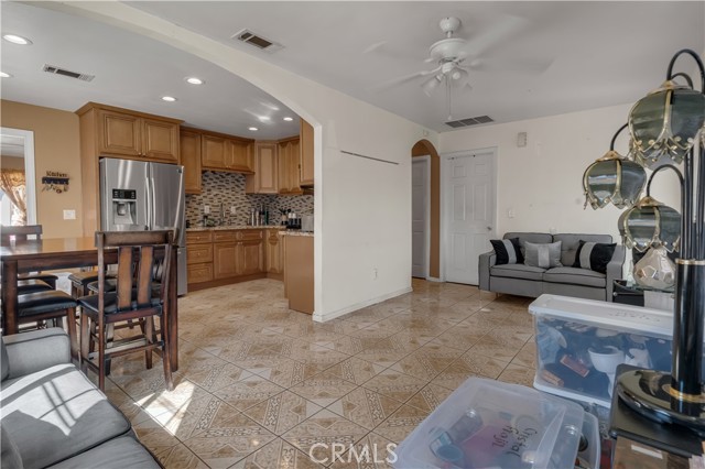 Detail Gallery Image 11 of 66 For 21931 Violeta Ave, Hawaiian Gardens,  CA 90716 - – Beds | – Baths