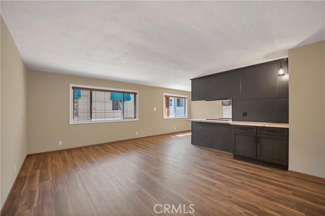 Detail Gallery Image 8 of 22 For 2214 E 2nd St #6,  Long Beach,  CA 90803 - 2 Beds | 1/1 Baths