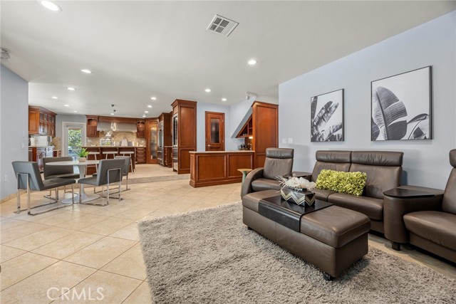 Detail Gallery Image 24 of 56 For 18962 Gordon Ln, Yorba Linda,  CA 92886 - 4 Beds | 4 Baths