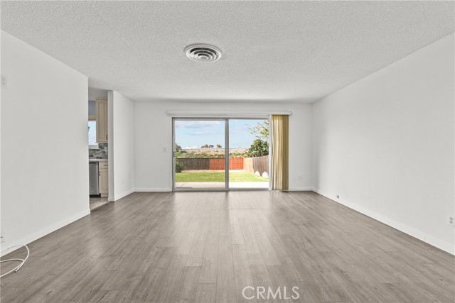 Detail Gallery Image 5 of 29 For 11625 Hunnewell, Sylmar,  CA 91342 - 3 Beds | 2 Baths